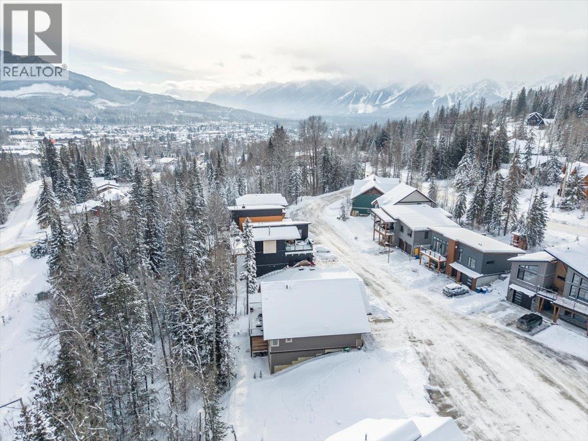 12 Alpine Trail Place, Fernie, British Columbia  V0B 1M5 - Photo 54 - 10371692
