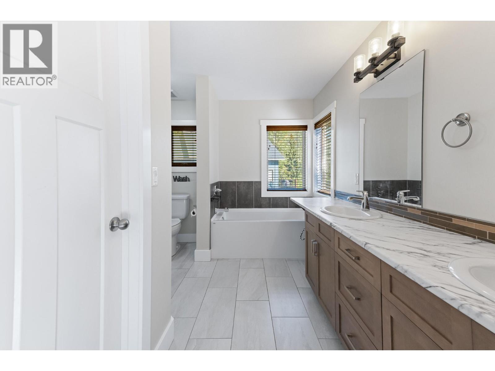 12 Alpine Trail Place, Fernie, British Columbia  V0B 1M5 - Photo 22 - 10371692