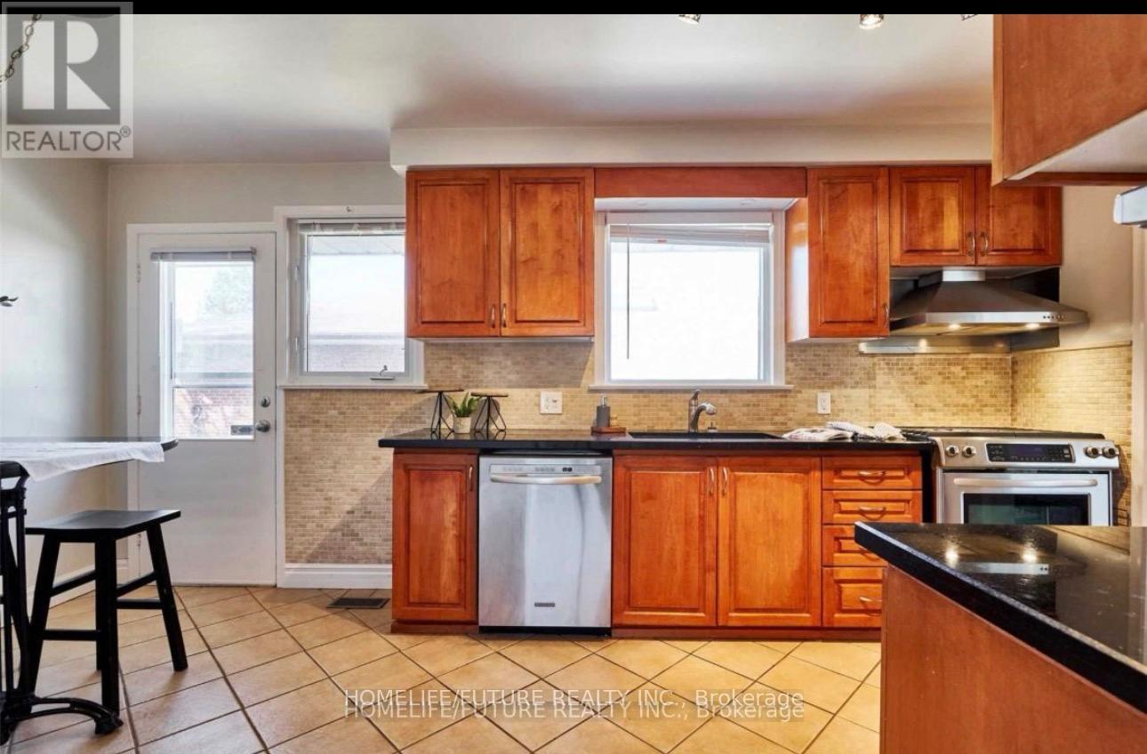 Main - 264 Livingston Road, Toronto, Ontario  M1E 1M1 - Photo 4 - E12657682