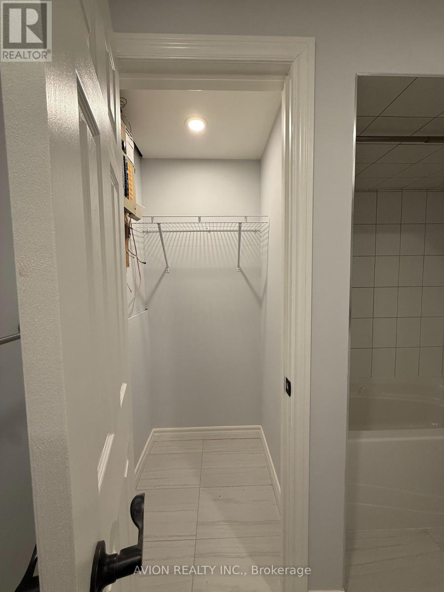 37 Stargell Crescent, Markham, Ontario  L3P 4J7 - Photo 11 - N12657646