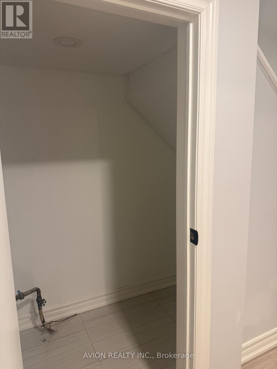 37 Stargell Crescent, Markham, Ontario  L3P 4J7 - Photo 12 - N12657646