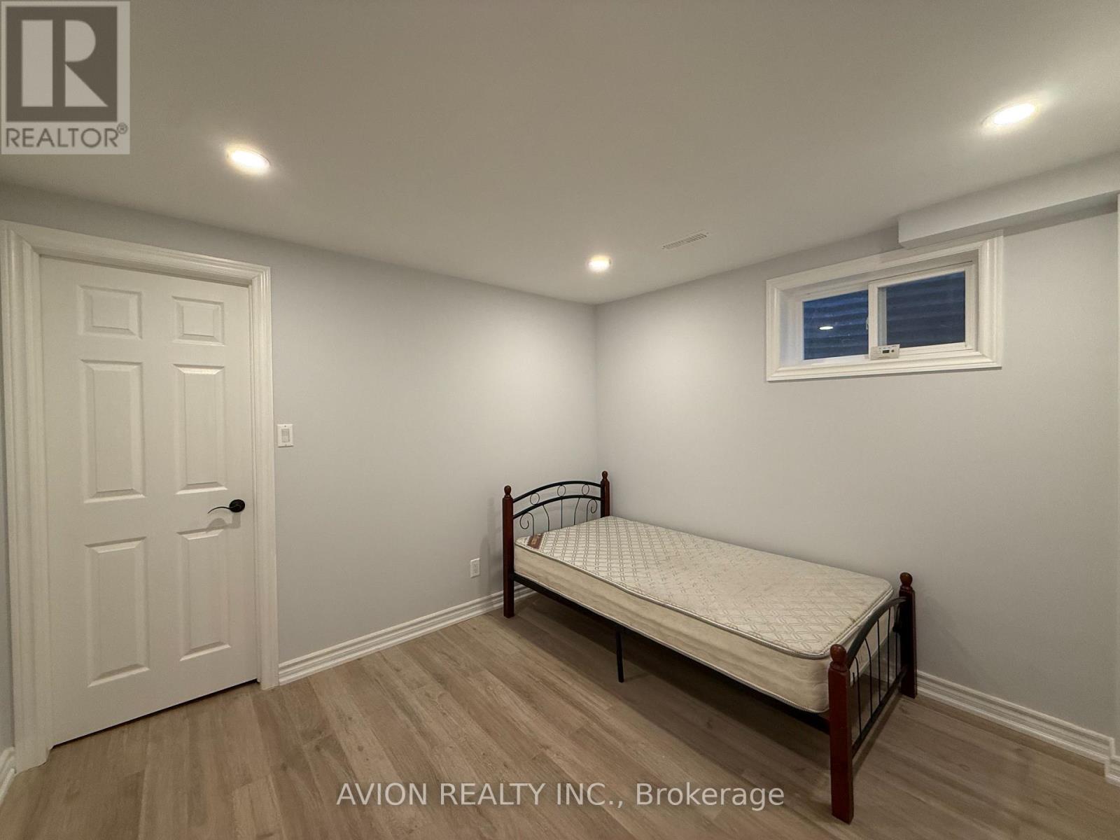 37 Stargell Crescent, Markham, Ontario  L3P 4J7 - Photo 3 - N12657646