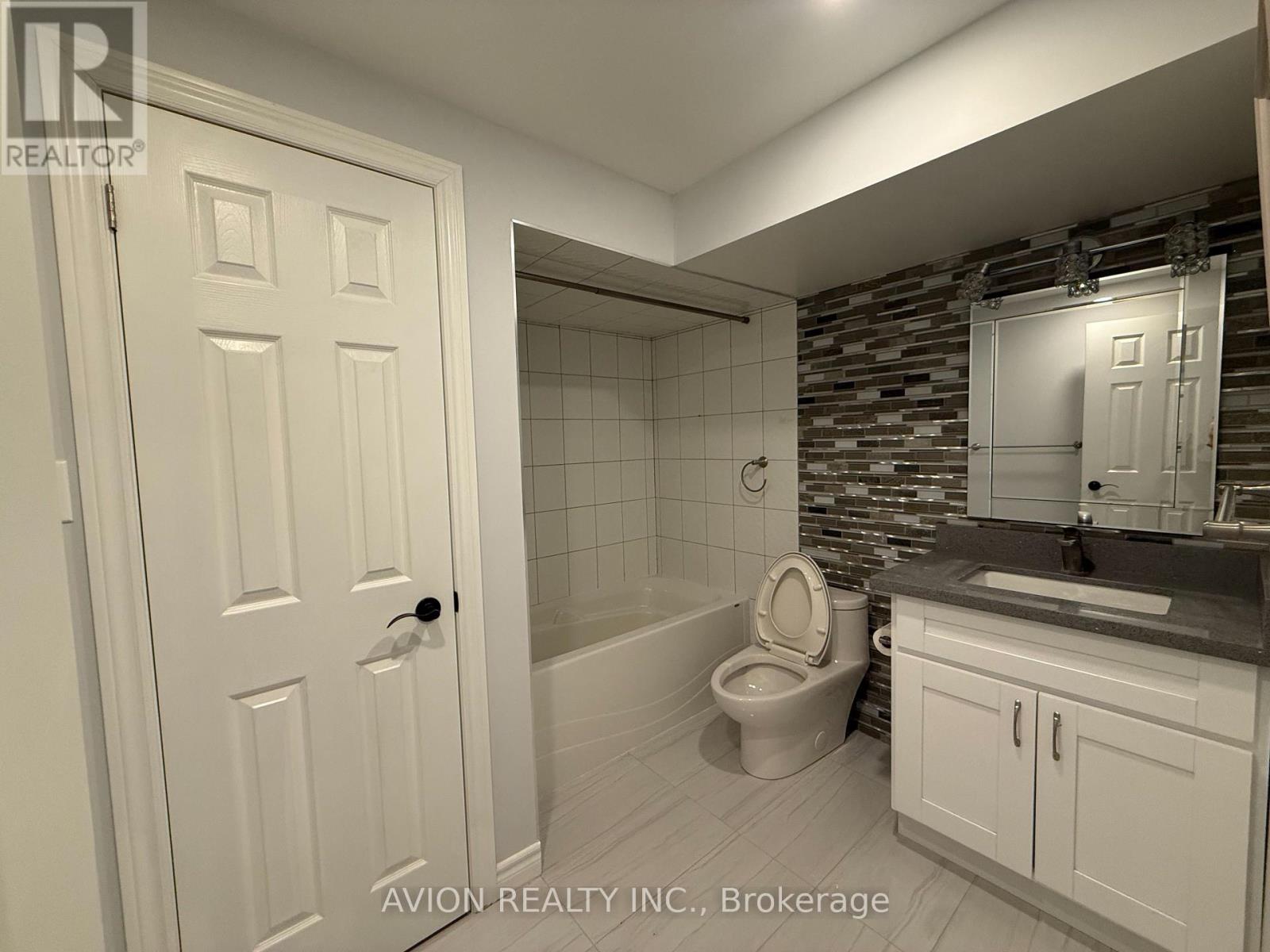 37 Stargell Crescent, Markham, Ontario  L3P 4J7 - Photo 4 - N12657646