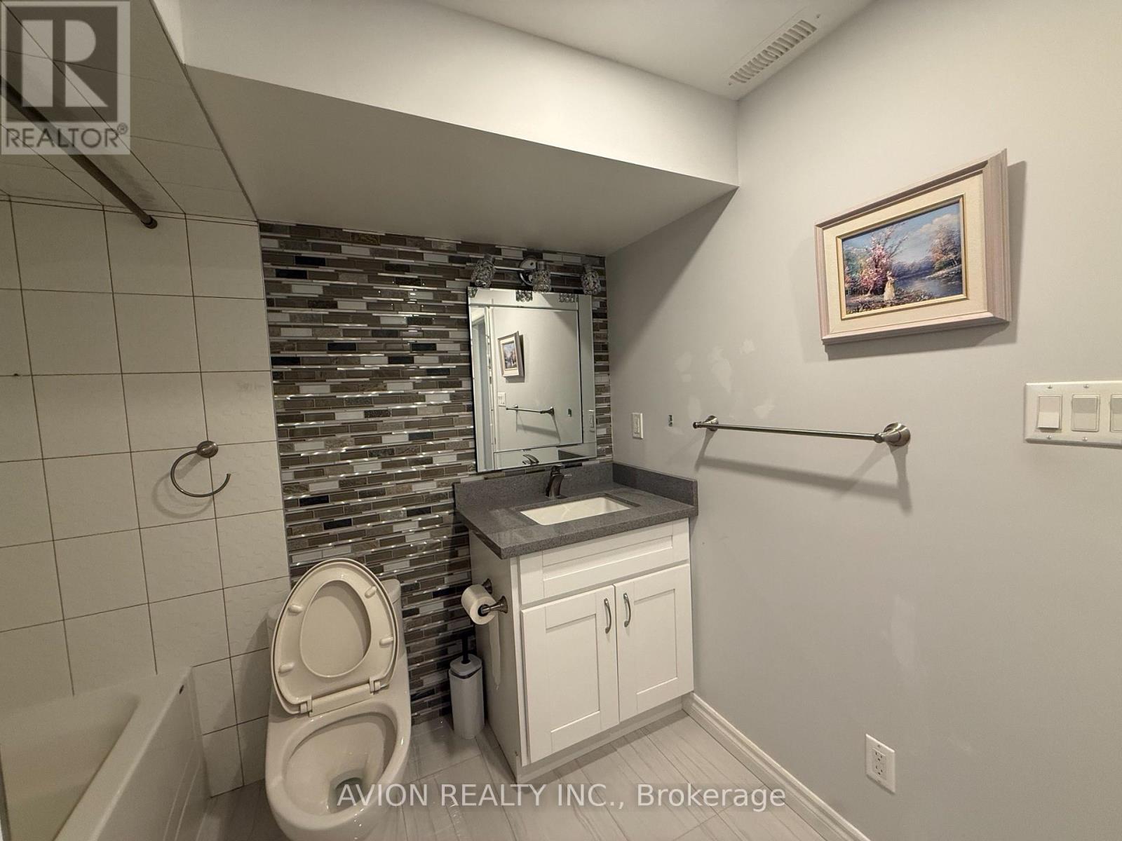 37 Stargell Crescent, Markham, Ontario  L3P 4J7 - Photo 5 - N12657646