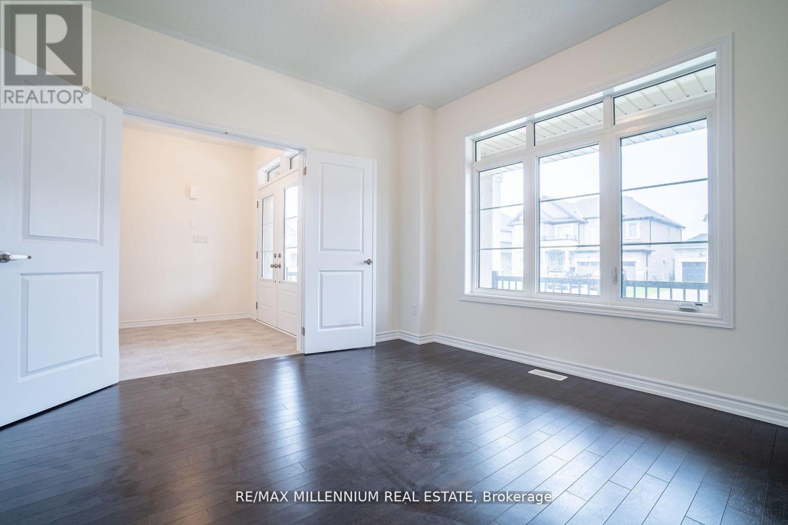 1640 Corsal Court, Innisfil, Ontario  L9S 0P8 - Photo 5 - N12657650