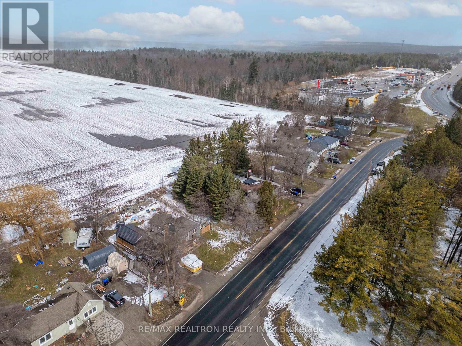 18 Brentwood Road W, Essa, Ontario  L0M 1B0 - Photo 7 - N12657668