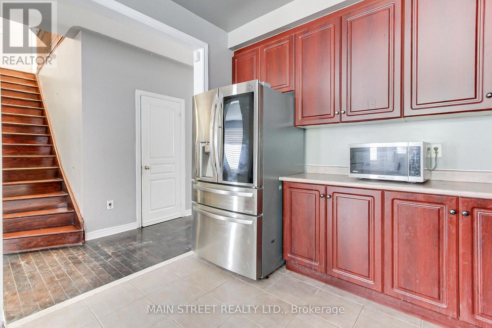 4 Cider Crescent, Richmond Hill, Ontario  L4E 4A4 - Photo 6 - N12657680