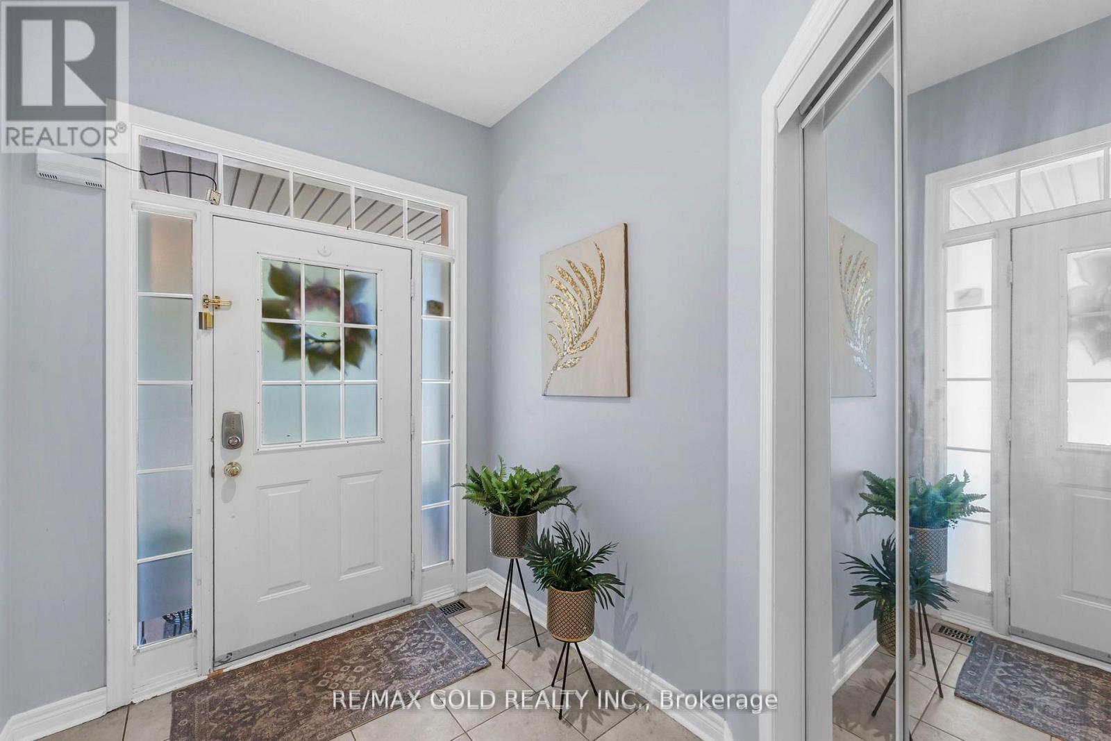 22 Nathaniel Crescent, Brampton, Ontario  L6Y 5M5 - Photo 4 - W12657624