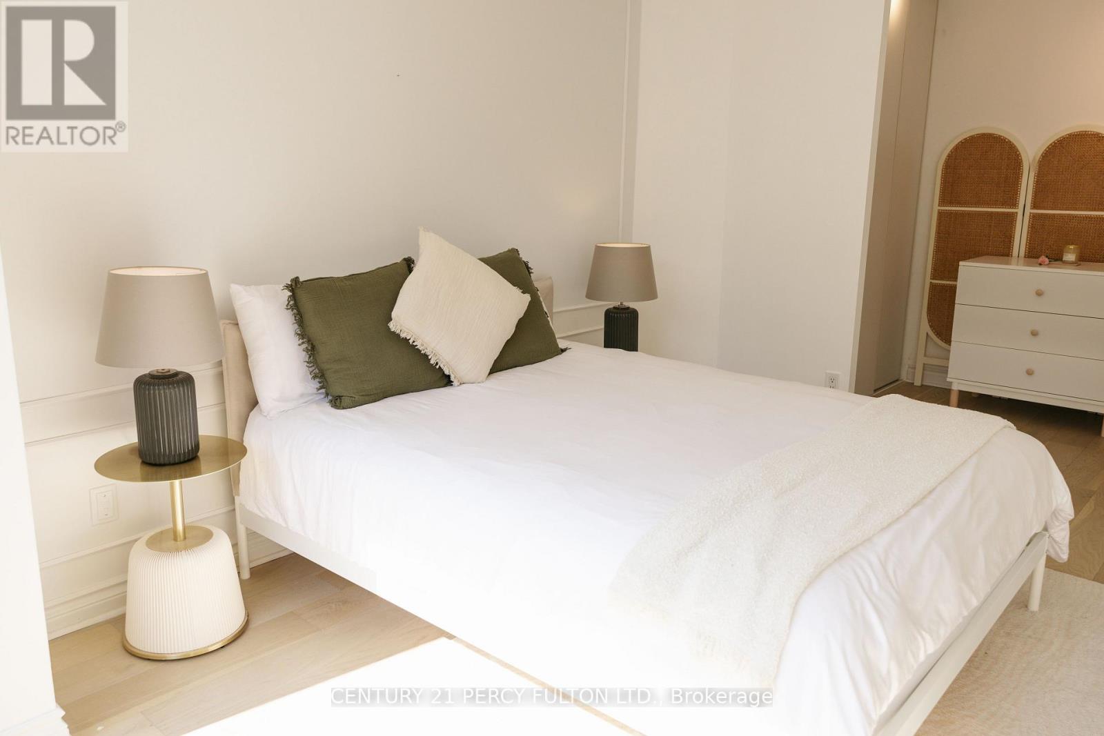 302 - 1 Ripley Avenue, Toronto, Ontario  M6S 4Z6 - Photo 11 - W12657656