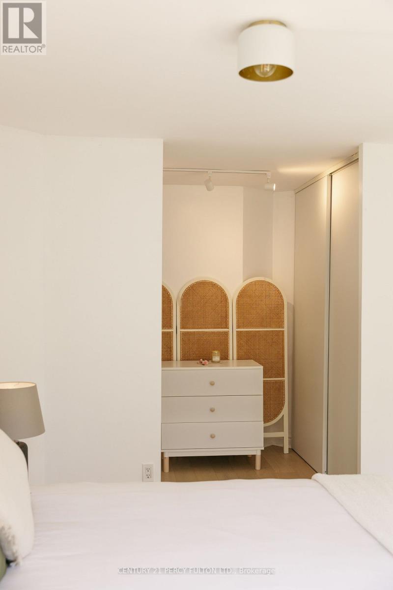 302 - 1 Ripley Avenue, Toronto, Ontario  M6S 4Z6 - Photo 12 - W12657656