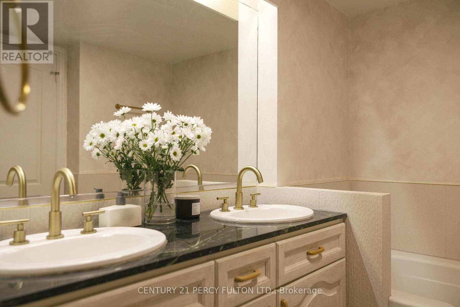 302 - 1 Ripley Avenue, Toronto, Ontario  M6S 4Z6 - Photo 19 - W12657656