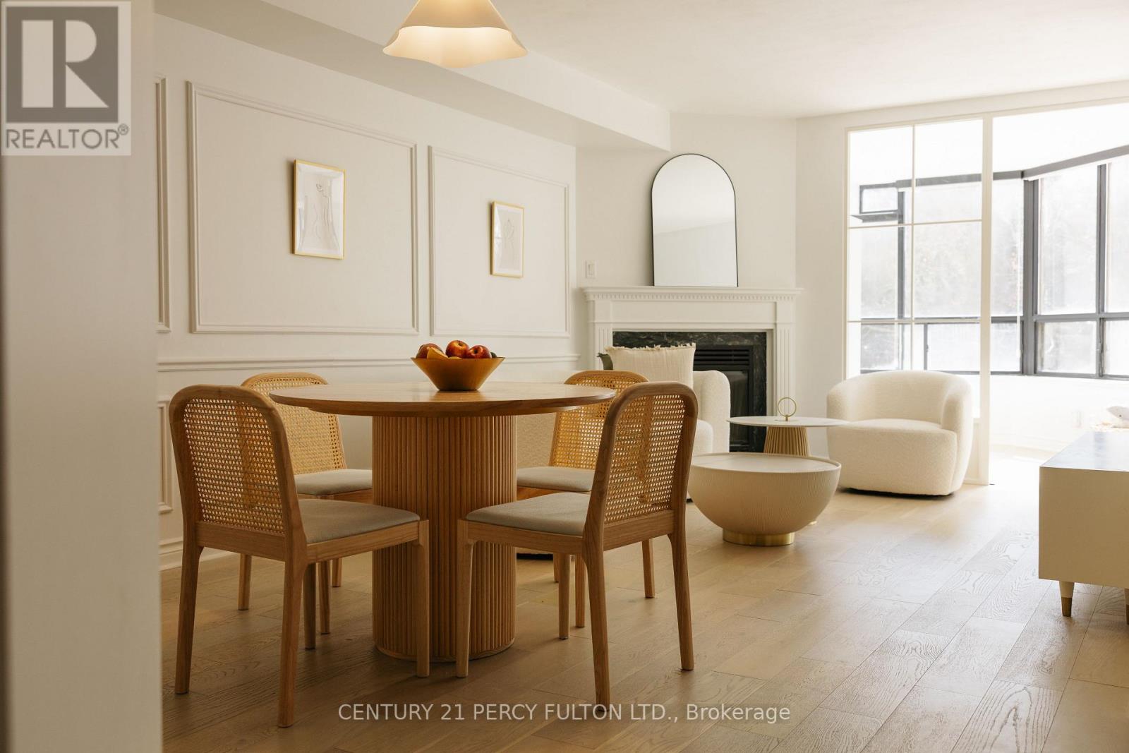 302 - 1 Ripley Avenue, Toronto, Ontario  M6S 4Z6 - Photo 2 - W12657656