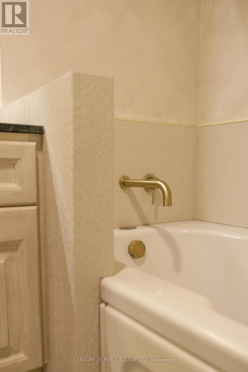 302 - 1 Ripley Avenue, Toronto, Ontario  M6S 4Z6 - Photo 20 - W12657656