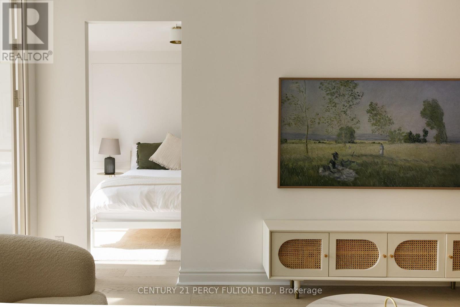 302 - 1 Ripley Avenue, Toronto, Ontario  M6S 4Z6 - Photo 3 - W12657656