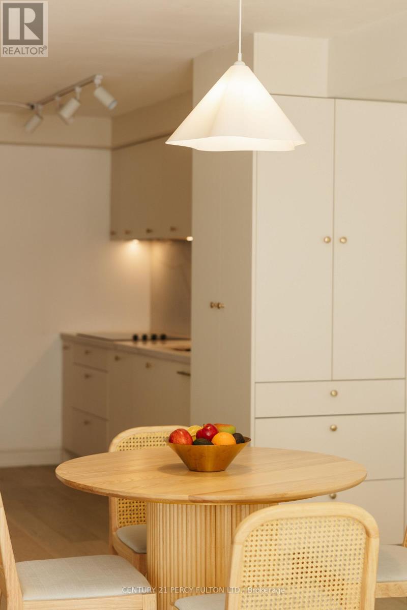 302 - 1 Ripley Avenue, Toronto, Ontario  M6S 4Z6 - Photo 4 - W12657656