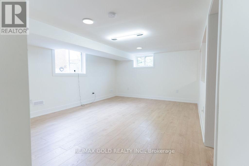 Bsmt - 54 Moxley Drive, Hamilton, Ontario  L8T 3Y7 - Photo 5 - X12657638