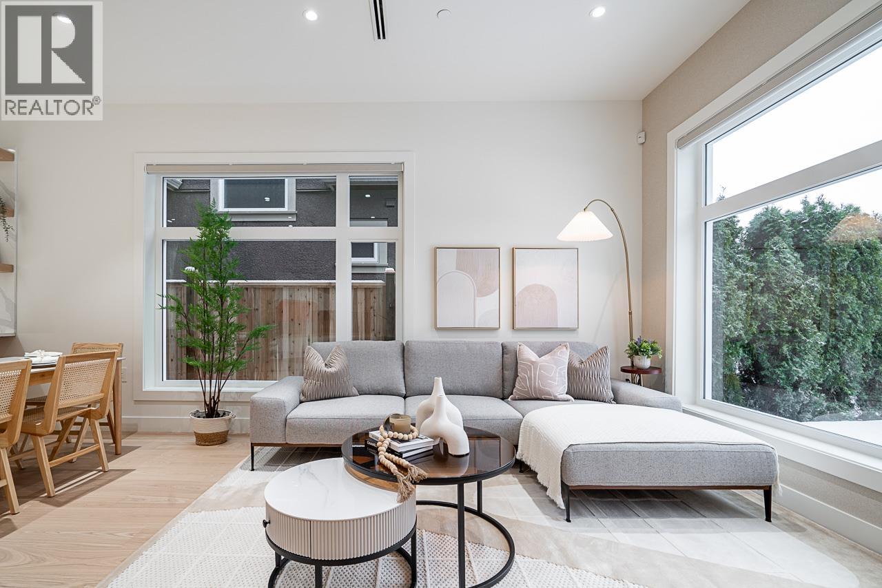 2833 Oliver Crescent, Vancouver, British Columbia  V6L 1T1 - Photo 3 - R3075471