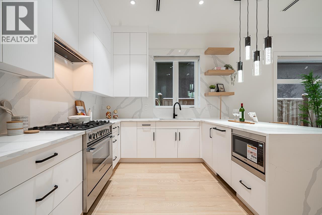 2833 Oliver Crescent, Vancouver, British Columbia  V6L 1T1 - Photo 5 - R3075471