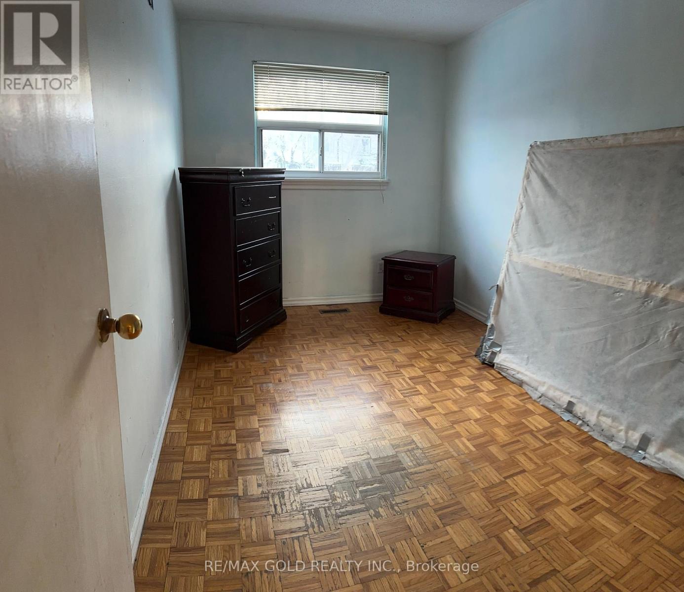 30 Greenwood Crescent E, Brampton, Ontario  L6S 1T3 - Photo 13 - W12482127