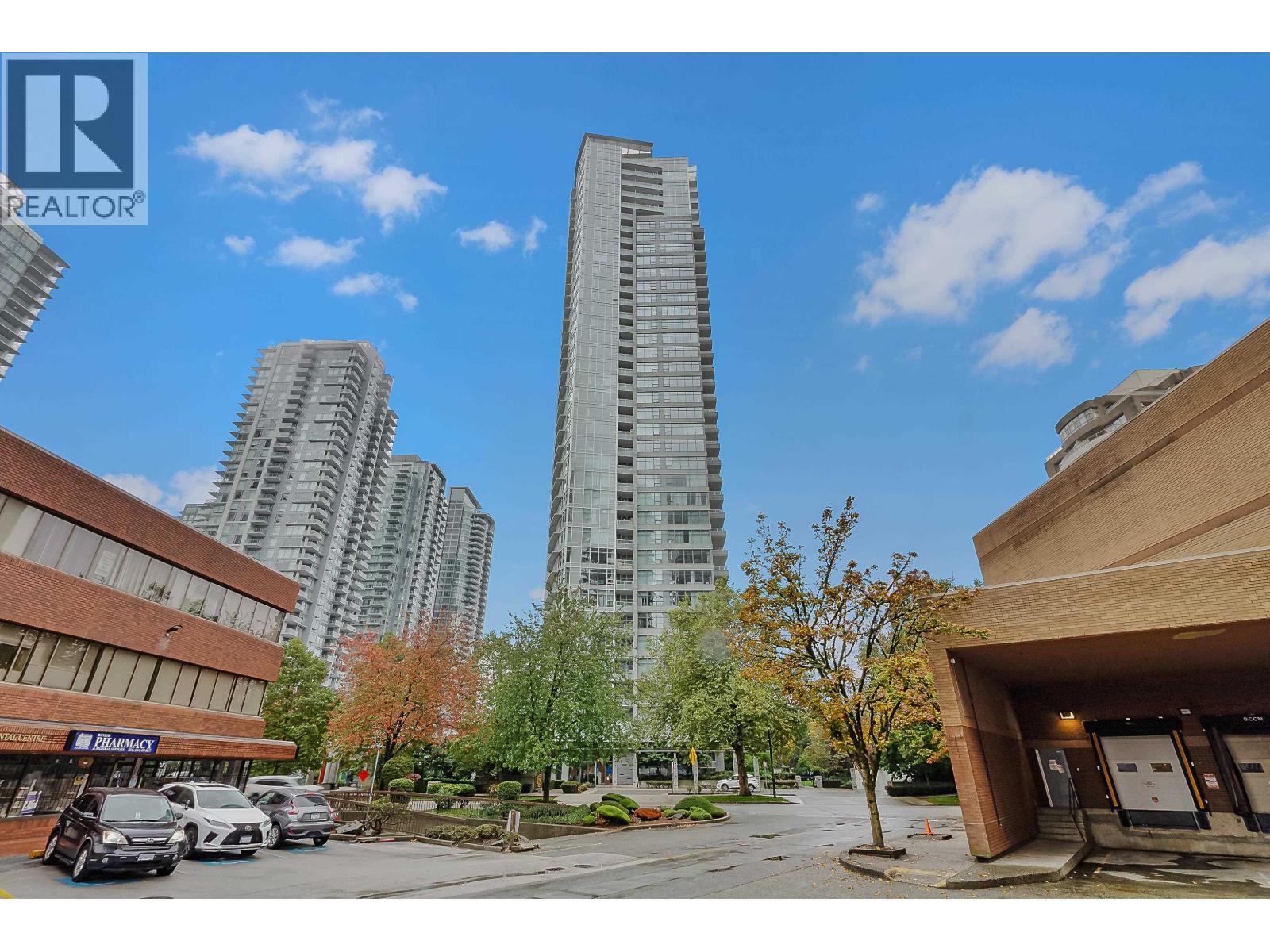 3702 4880 Bennett Street, Burnaby, British Columbia  V5H 0C1 - Photo 1 - R3075389