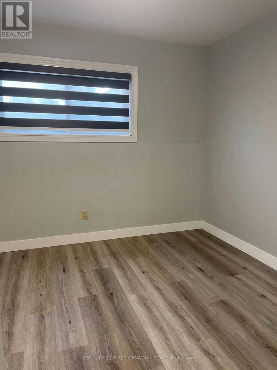 1044 Cree Avenue, Woodstock, Ontario  N4T 1A2 - Photo 12 - X12657708