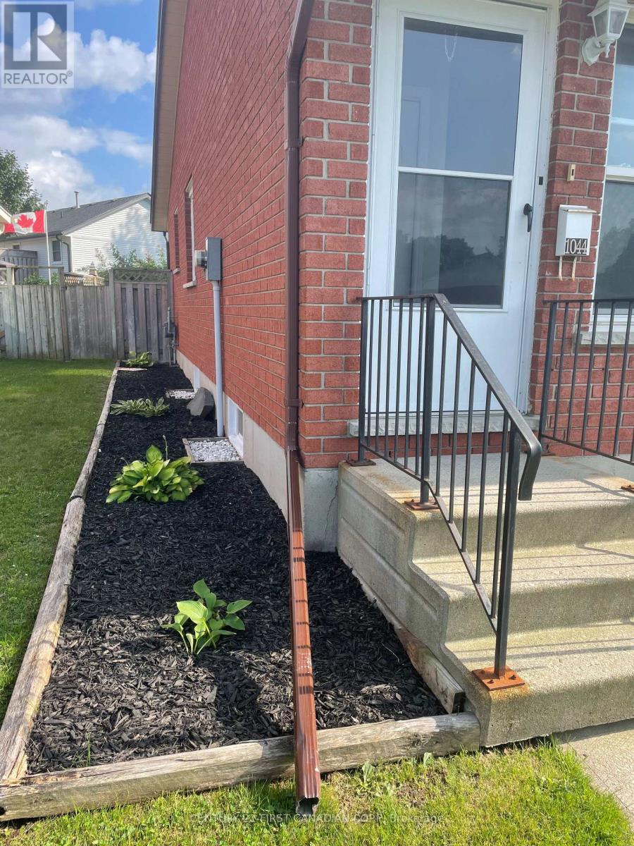 1044 Cree Avenue, Woodstock, Ontario  N4T 1A2 - Photo 2 - X12657708