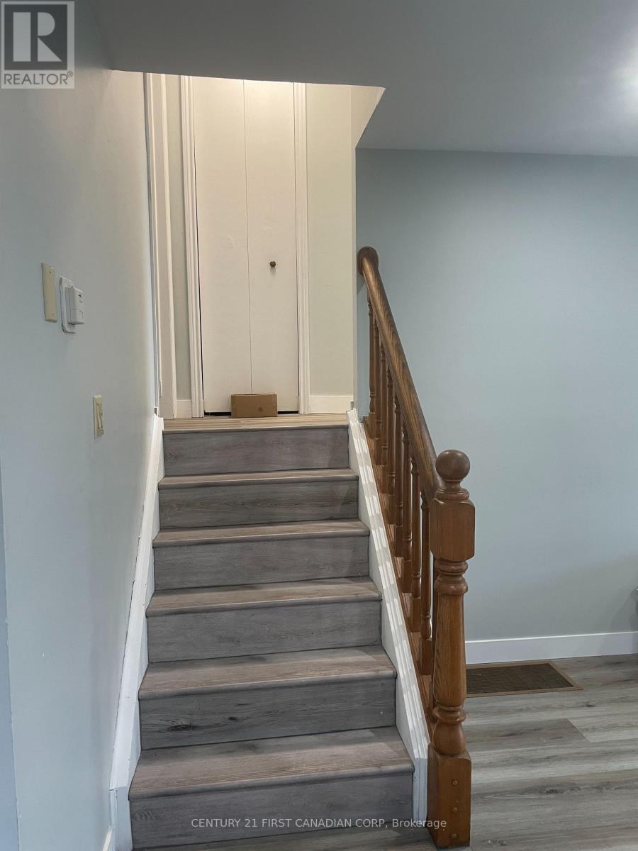 1044 Cree Avenue, Woodstock, Ontario  N4T 1A2 - Photo 7 - X12657708