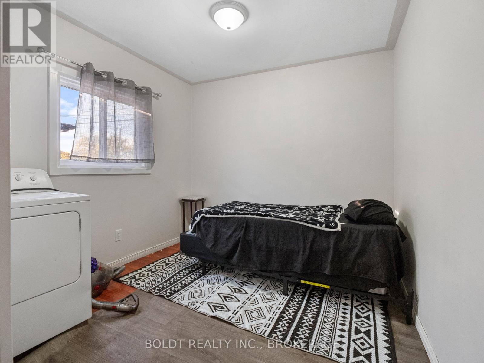 224 Oakdale Avenue, St. Catharines, Ontario  L2P 2K7 - Photo 16 - X12657710