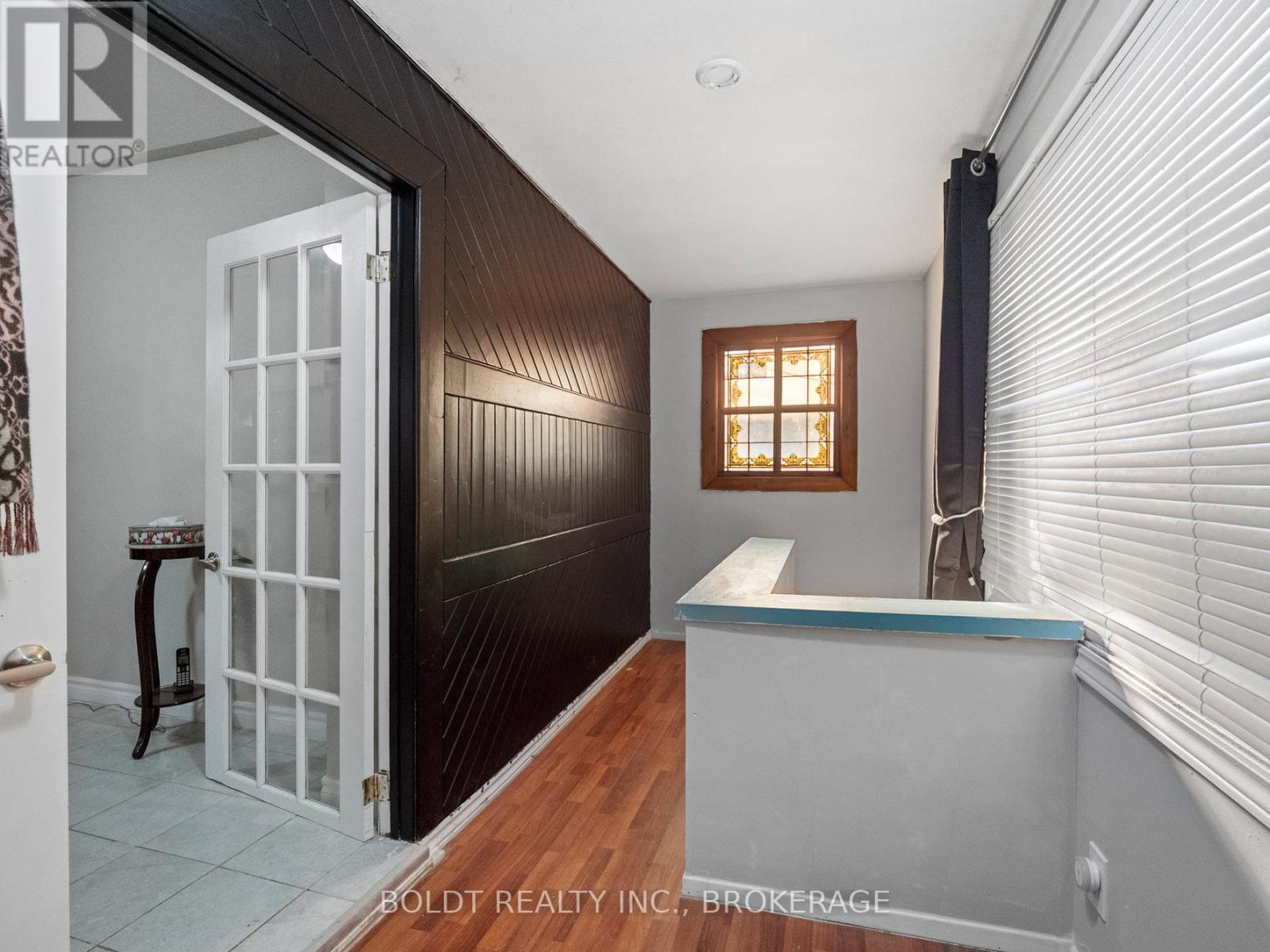 224 Oakdale Avenue, St. Catharines, Ontario  L2P 2K7 - Photo 5 - X12657710