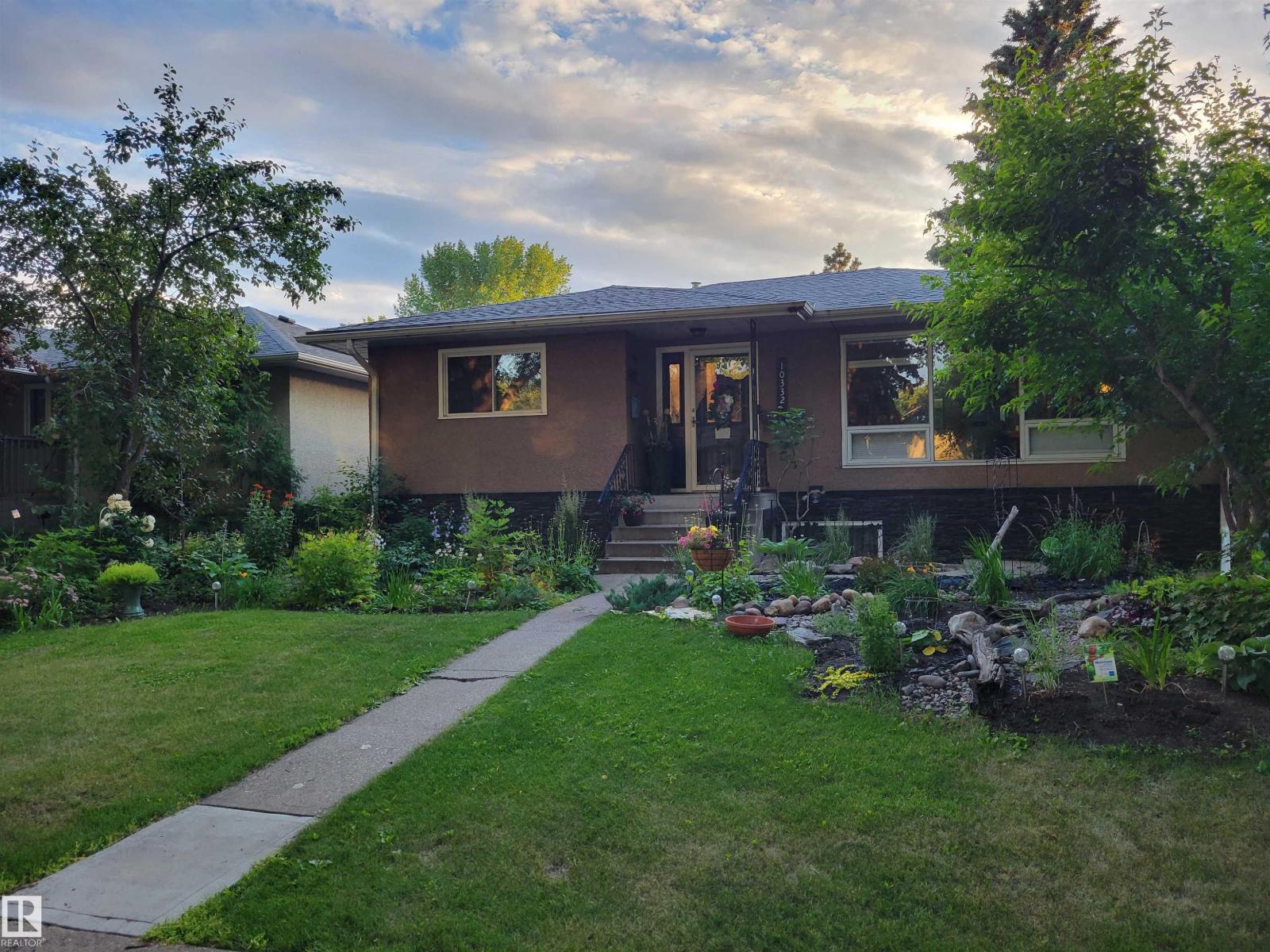 10332 78 St Nw, Edmonton, Alberta  T6A 3E5 - Photo 2 - E4468894