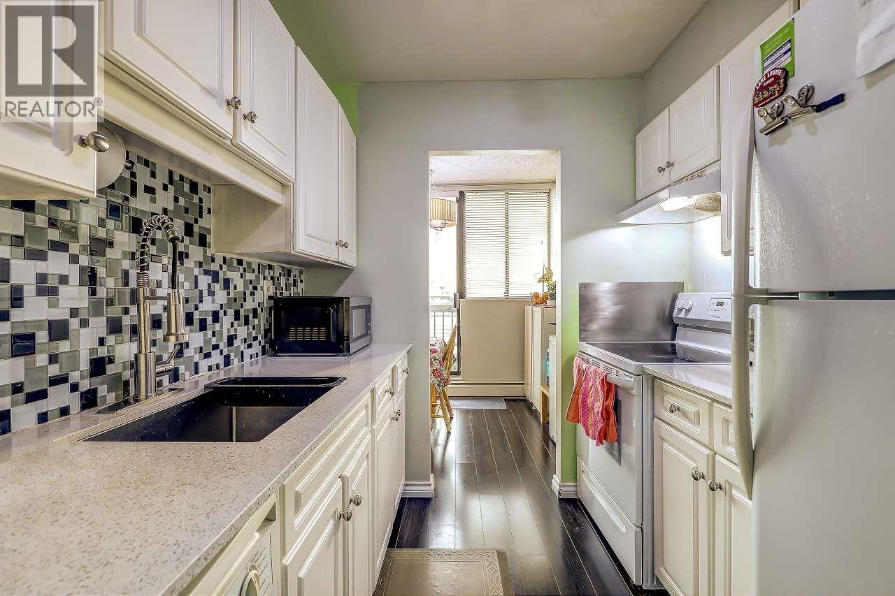 906 620 SEVENTH AVENUE