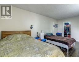 906 620 SEVENTH AVENUE