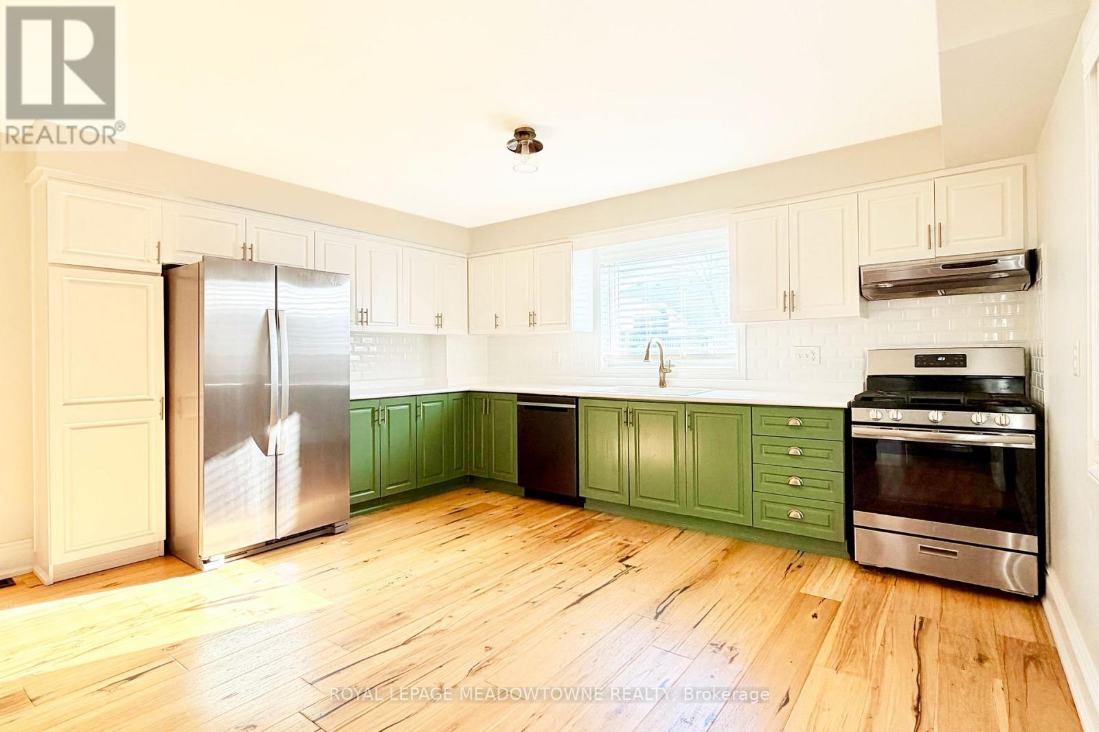 17 Kersdale Avenue, Toronto, Ontario  M6M 1C9 - Photo 11 - W12657720