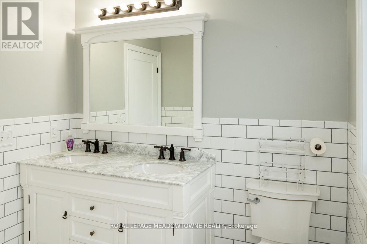 17 Kersdale Avenue, Toronto, Ontario  M6M 1C9 - Photo 14 - W12657720