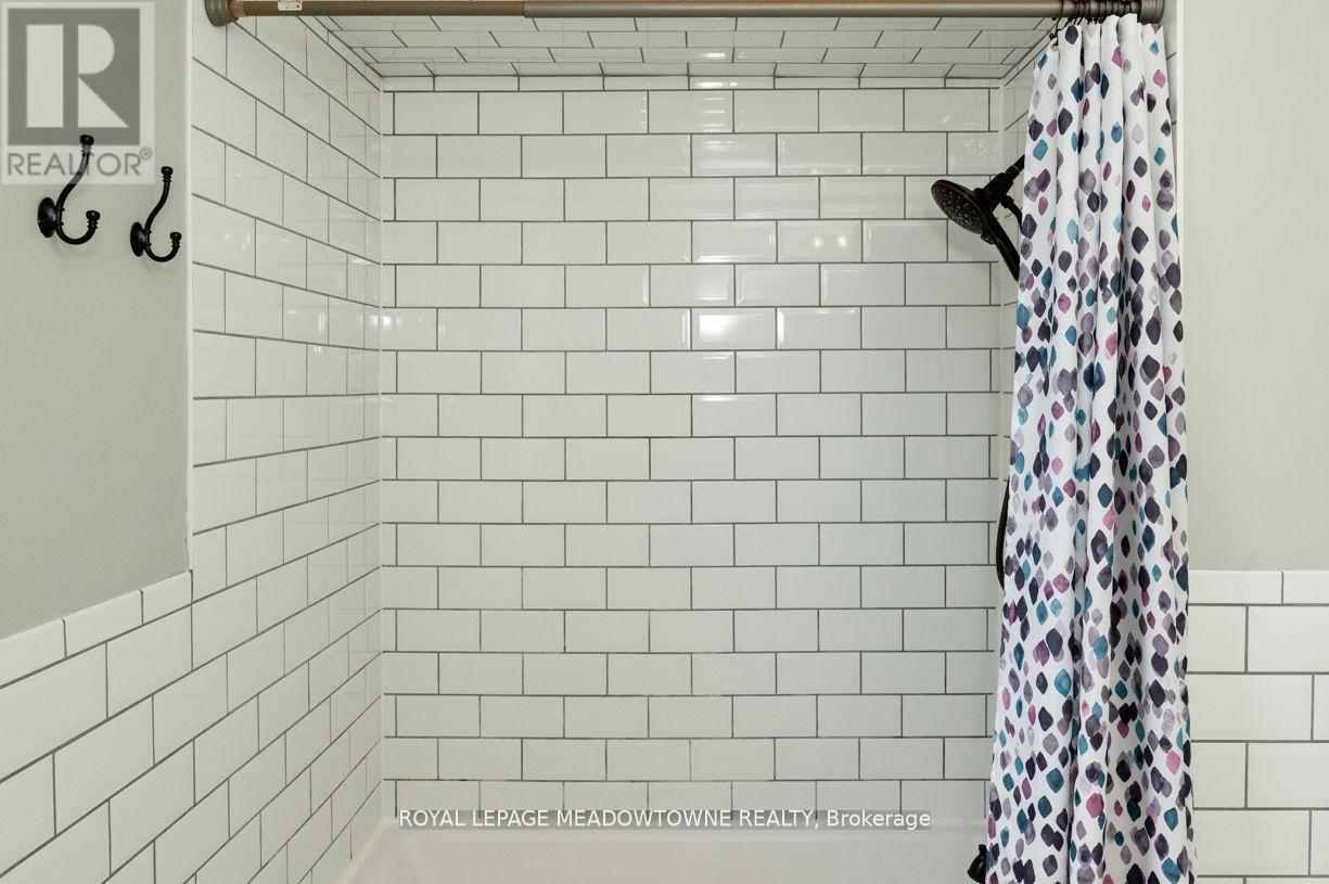 17 Kersdale Avenue, Toronto, Ontario  M6M 1C9 - Photo 15 - W12657720