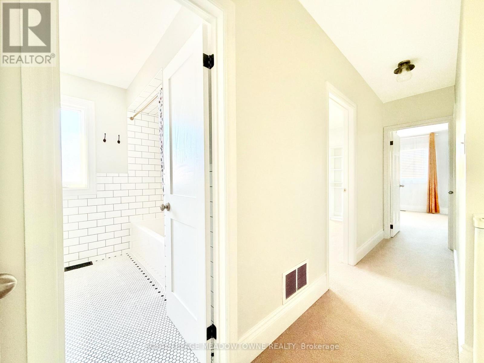 17 Kersdale Avenue, Toronto, Ontario  M6M 1C9 - Photo 19 - W12657720