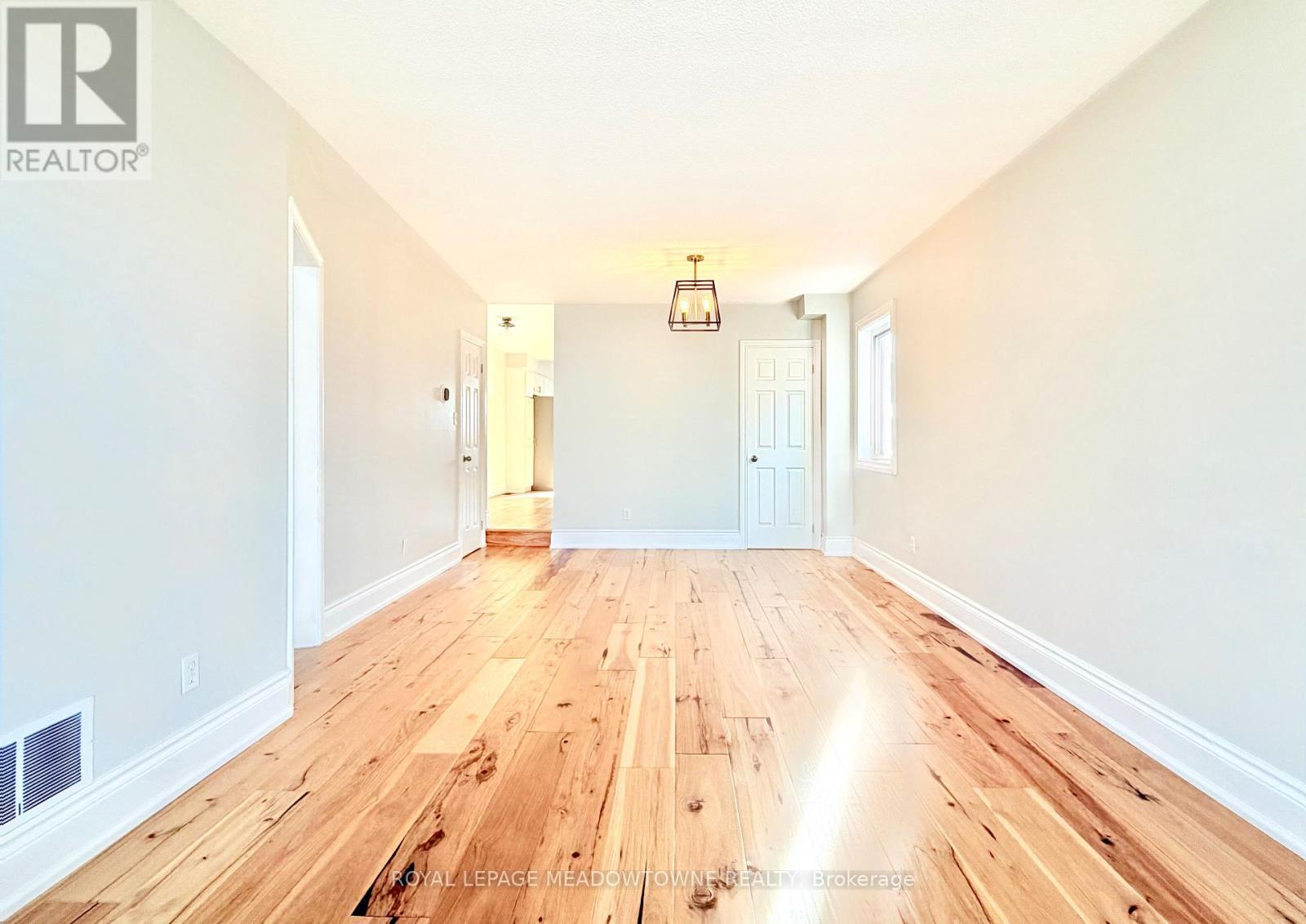 17 Kersdale Avenue, Toronto, Ontario  M6M 1C9 - Photo 5 - W12657720