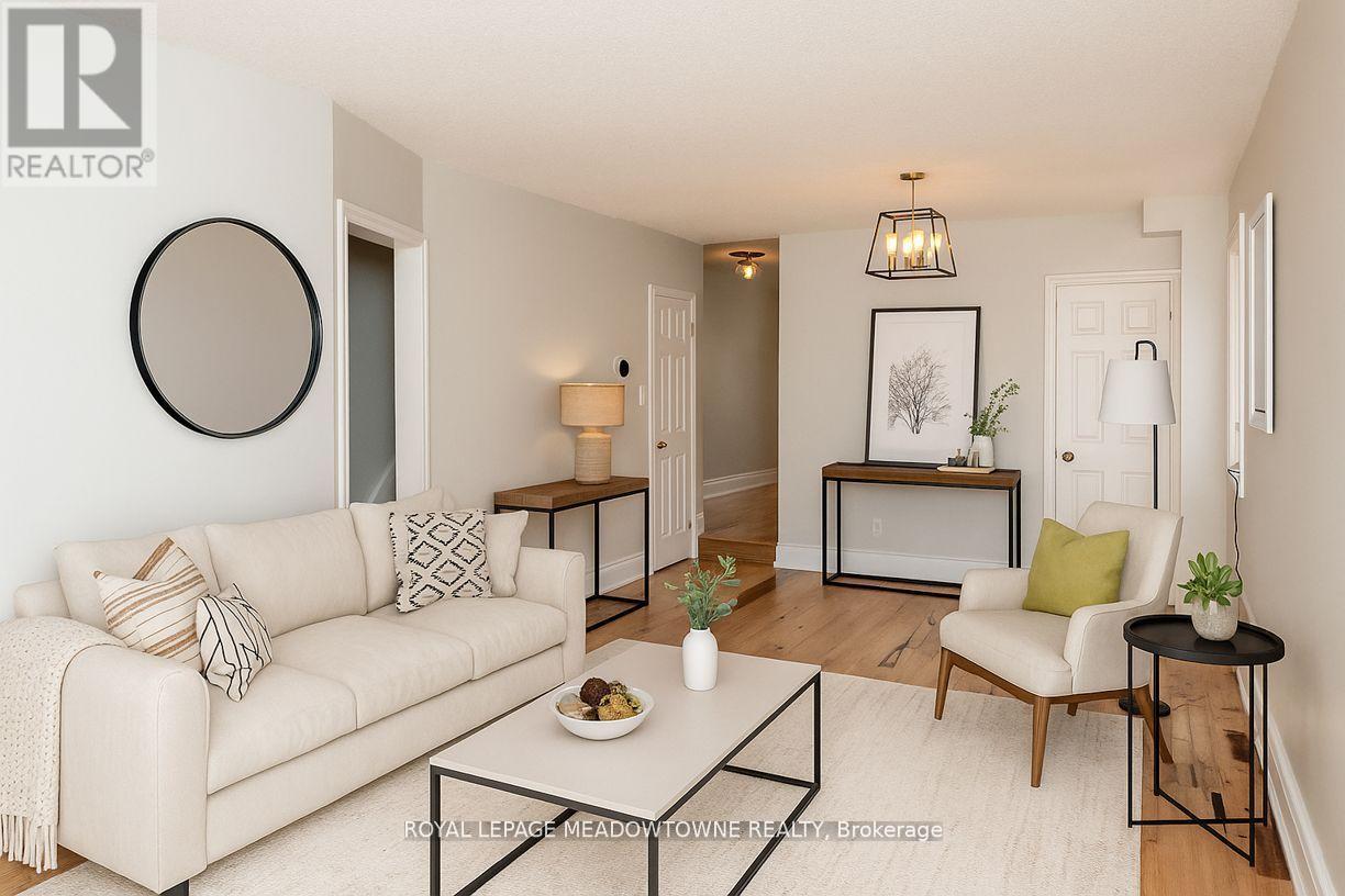 17 Kersdale Avenue, Toronto, Ontario  M6M 1C9 - Photo 6 - W12657720