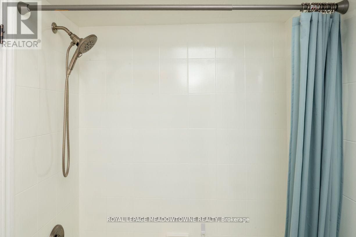 17 Kersdale Avenue, Toronto, Ontario  M6M 1C9 - Photo 9 - W12657720