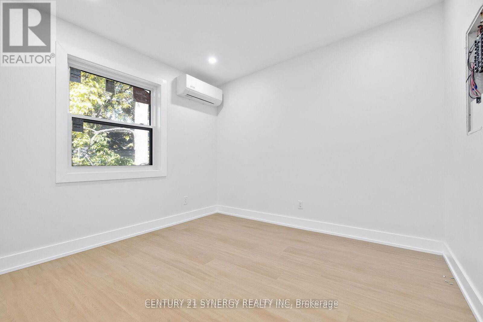 1 - 598 Kirkwood Avenue, Ottawa, Ontario  K1Z 5X4 - Photo 4 - X12657746