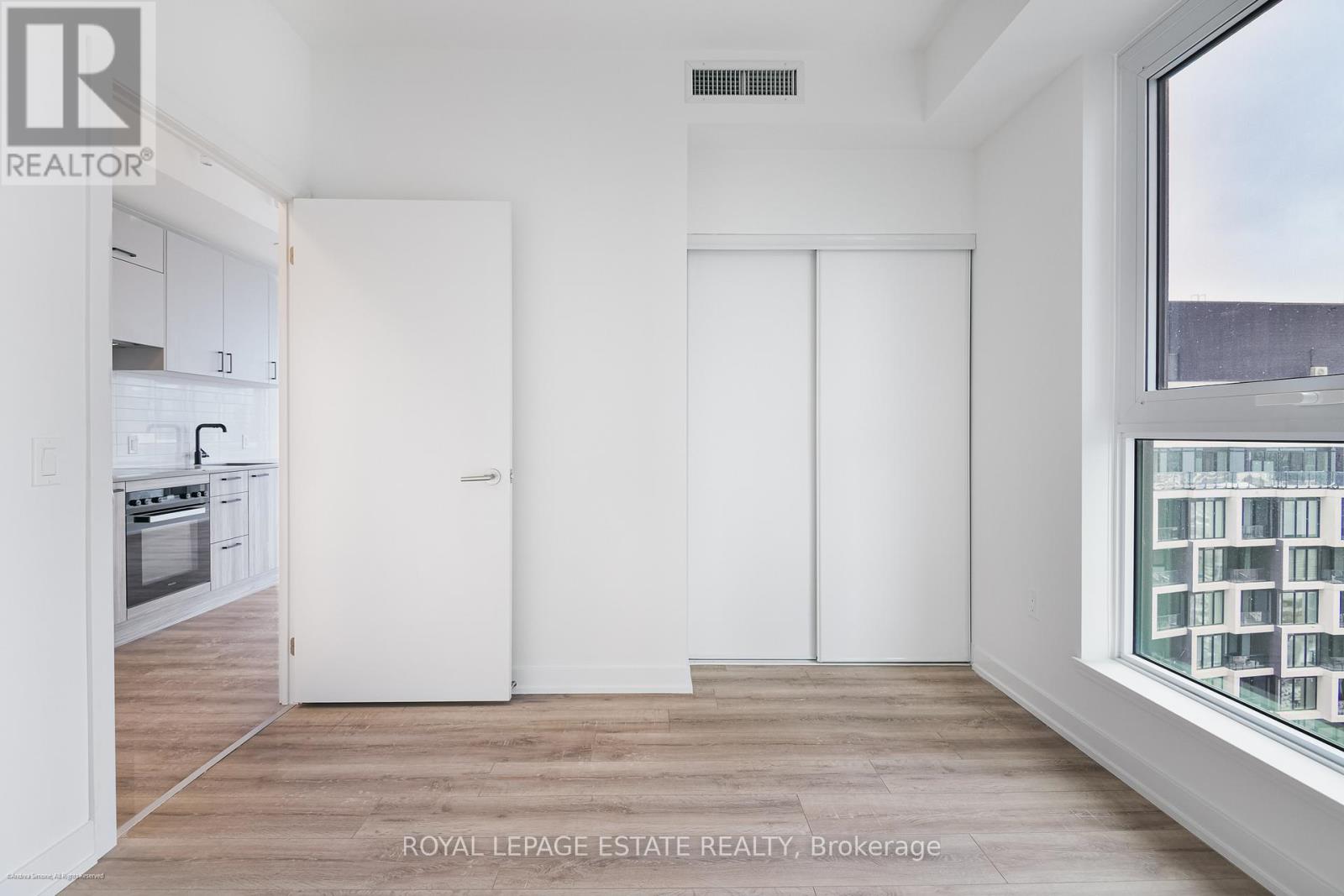 719 - 1 Quarrington Lane, Toronto, Ontario  M3C 0S4 - Photo 8 - C12657788