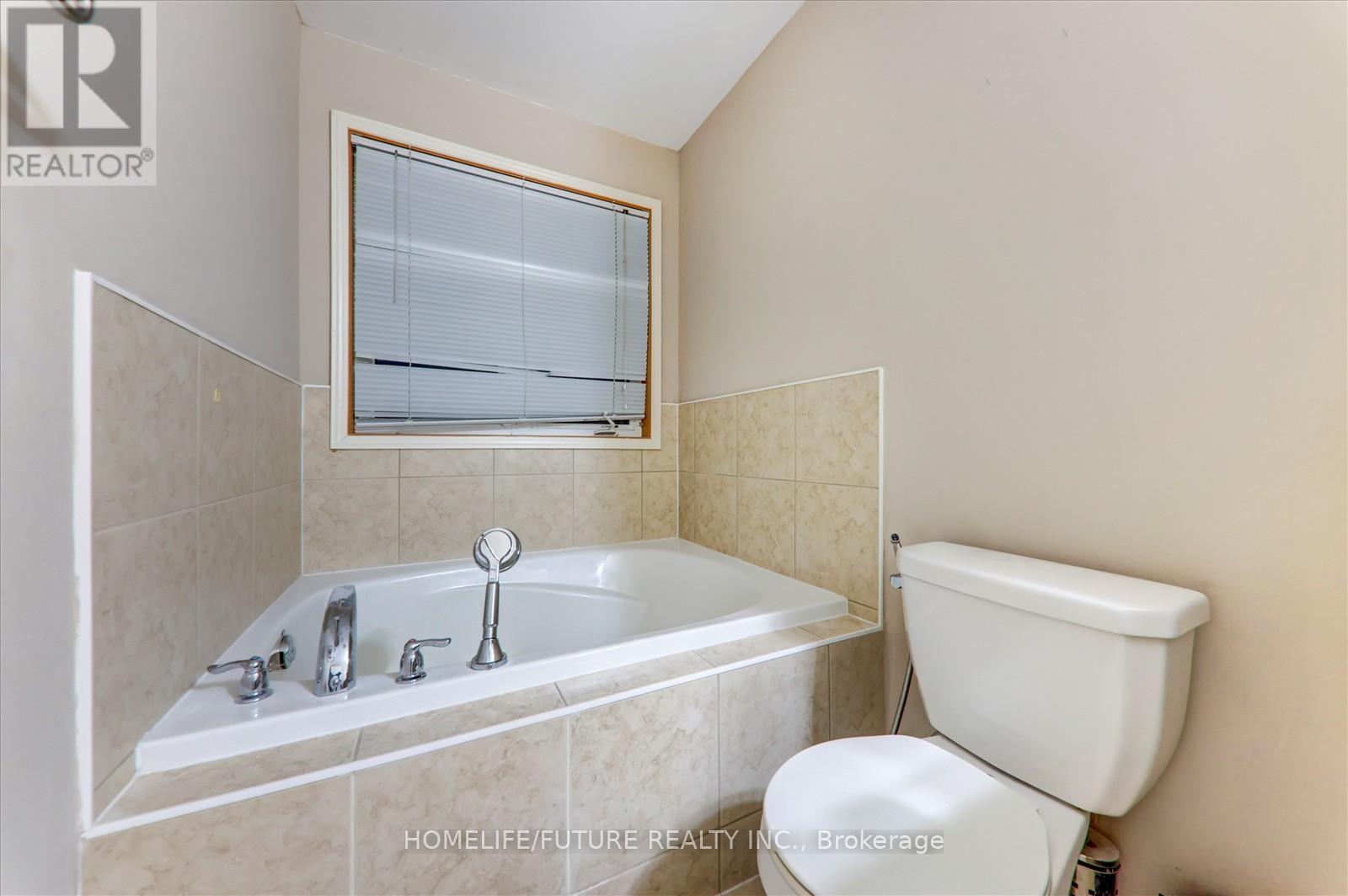 Main & 2nd - 70 Tozer Crescent, Ajax, Ontario  L1T 5A1 - Photo 31 - E12657734