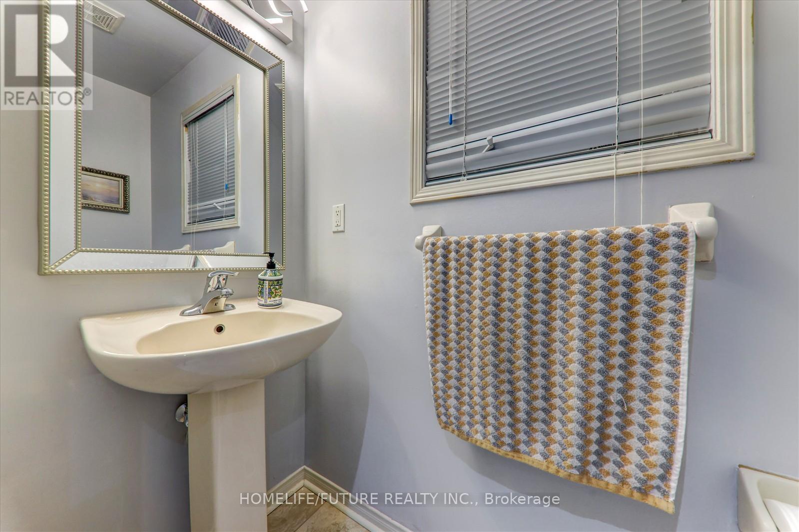 Main & 2nd - 70 Tozer Crescent, Ajax, Ontario  L1T 5A1 - Photo 7 - E12657734