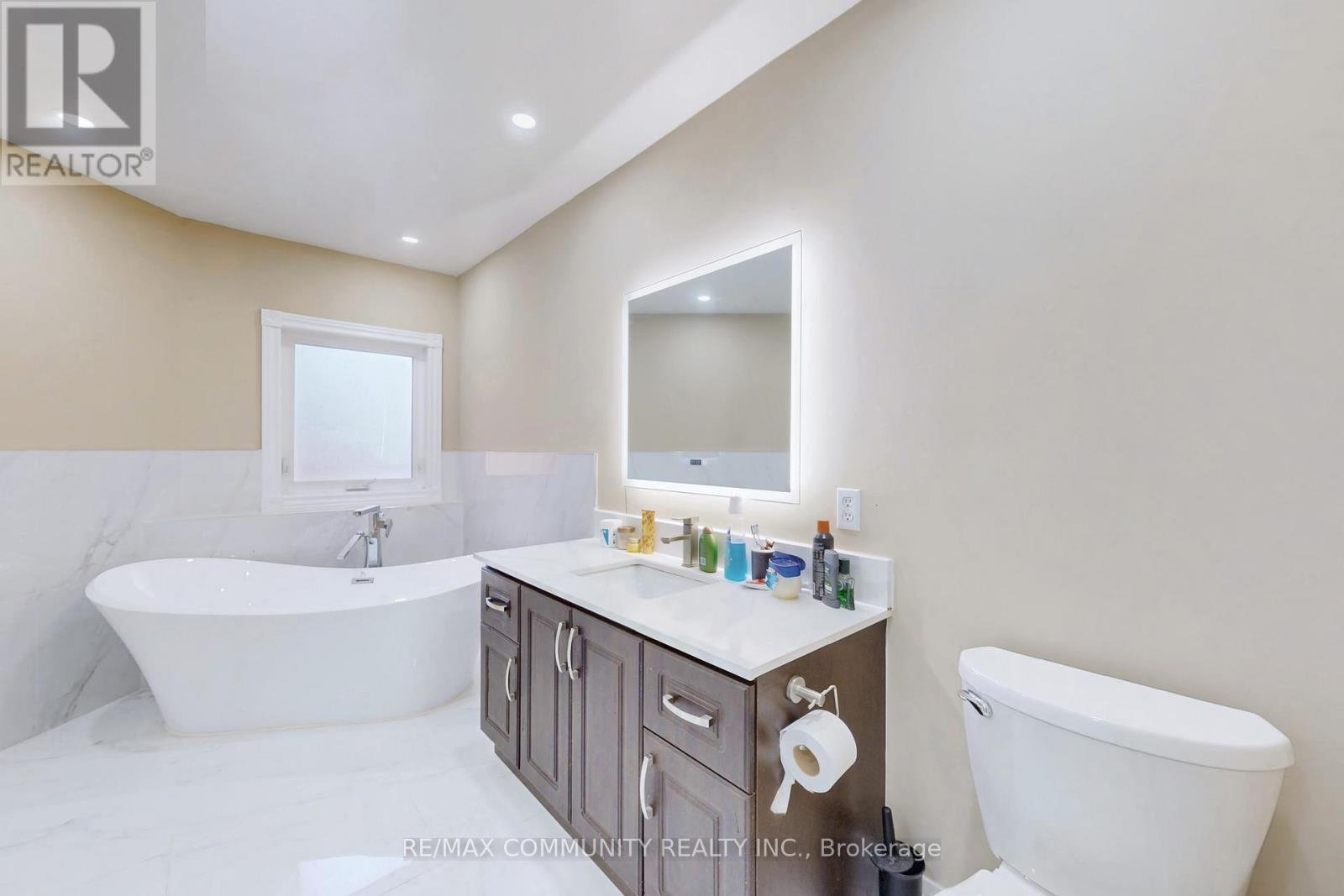 10 Oxfordshire Street, Markham, Ontario  L6C 2E1 - Photo 23 - N12657774