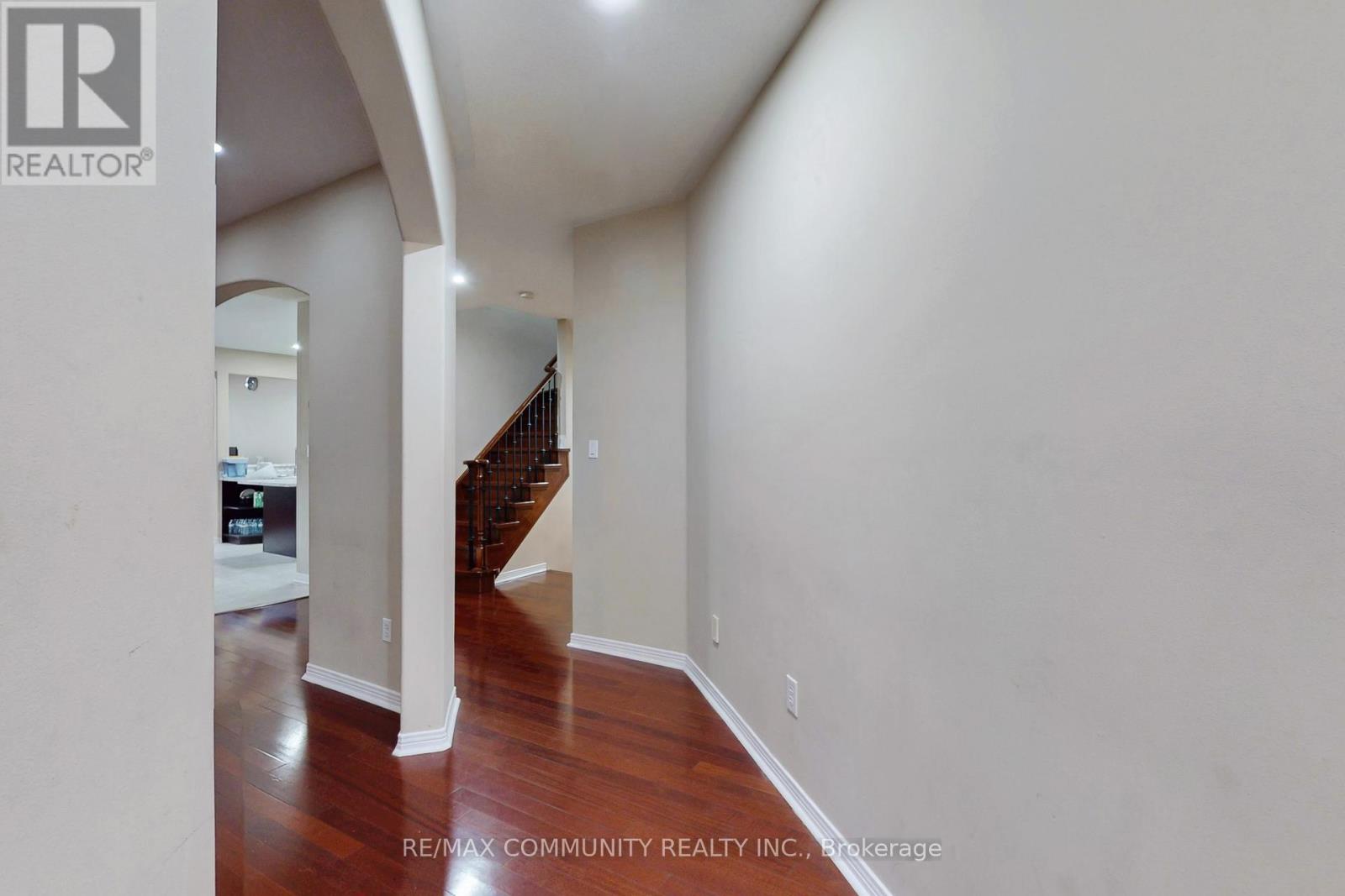 10 Oxfordshire Street, Markham, Ontario  L6C 2E1 - Photo 3 - N12657774