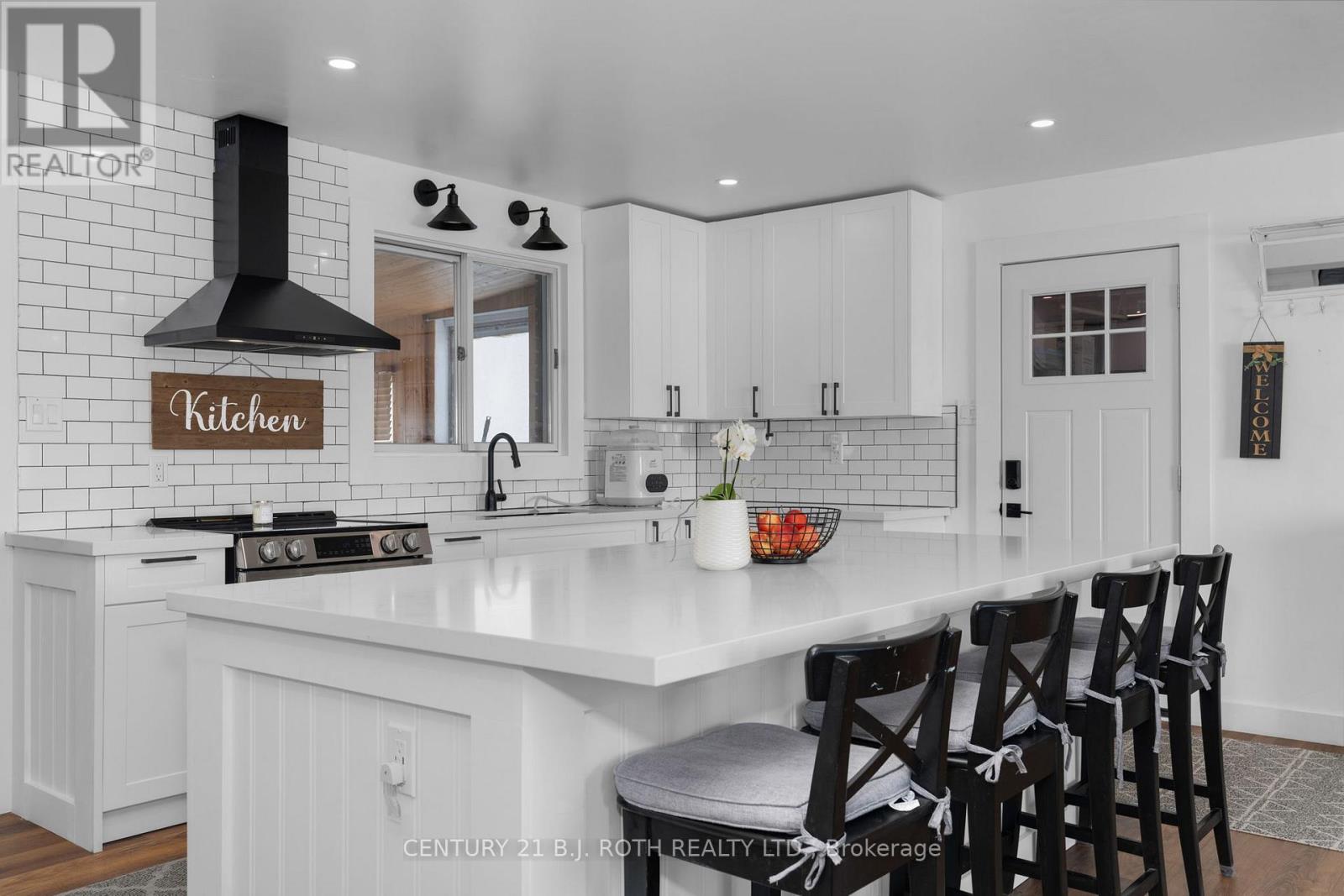 5812 County Rd 90, Springwater, Ontario  L0M 1T2 - Photo 10 - S12657728