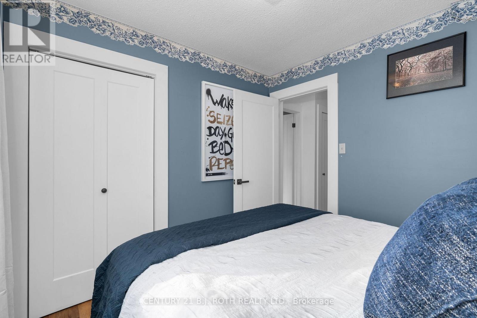 5812 County Rd 90, Springwater, Ontario  L0M 1T2 - Photo 15 - S12657728