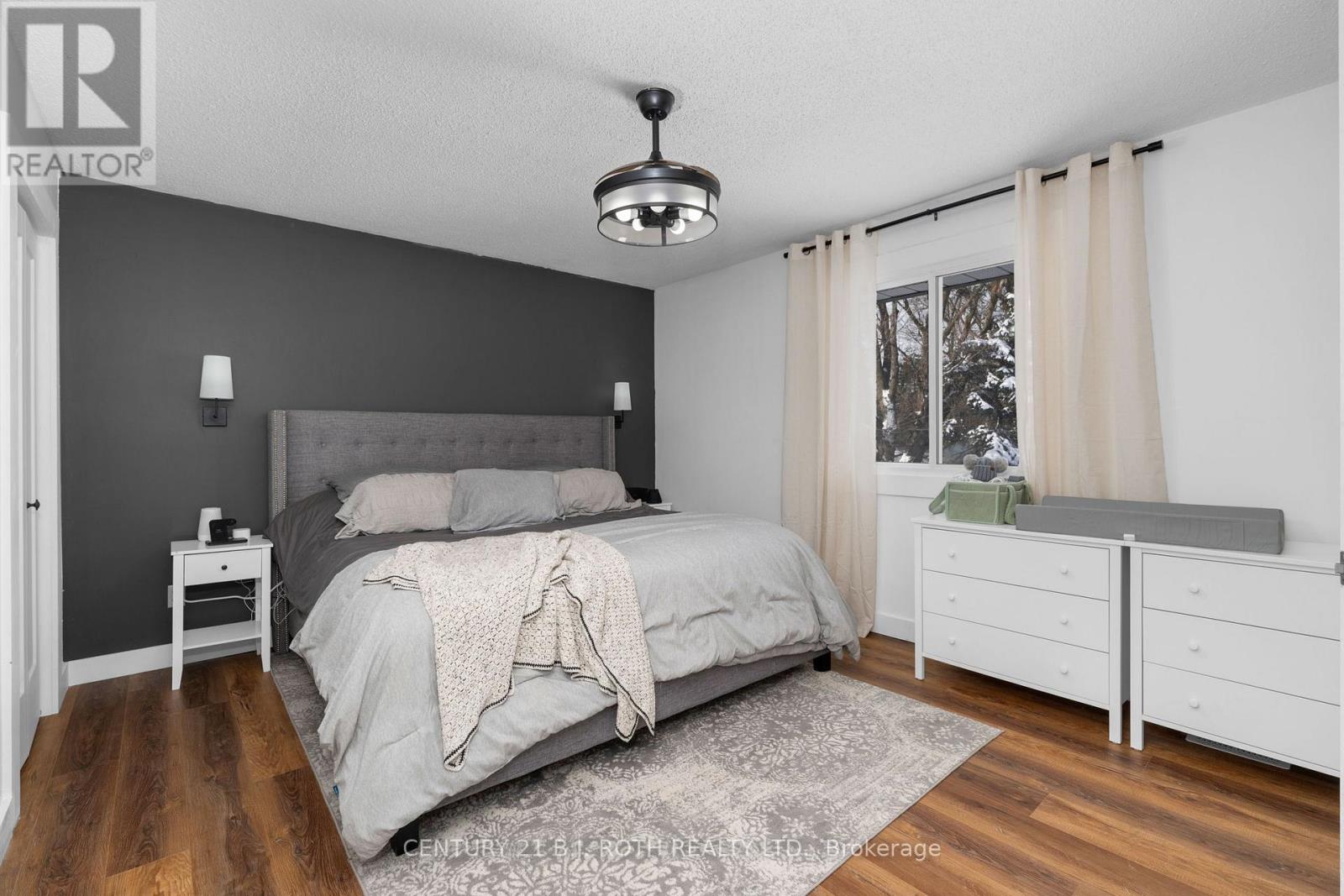 5812 County Rd 90, Springwater, Ontario  L0M 1T2 - Photo 17 - S12657728