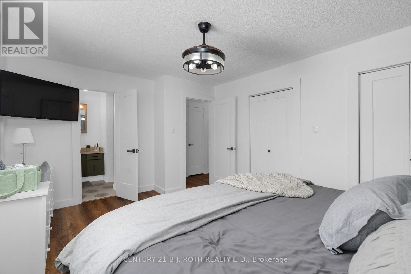 5812 County Rd 90, Springwater, Ontario  L0M 1T2 - Photo 18 - S12657728