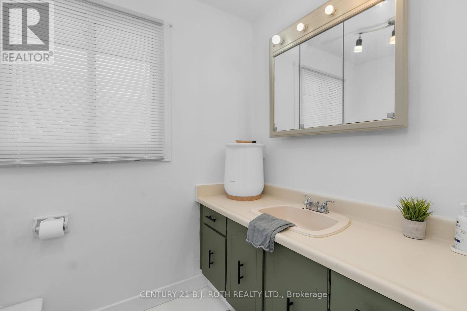 5812 County Rd 90, Springwater, Ontario  L0M 1T2 - Photo 19 - S12657728